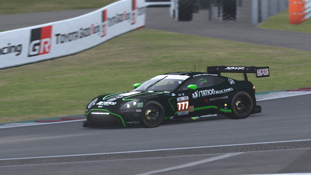 アストンマーチン